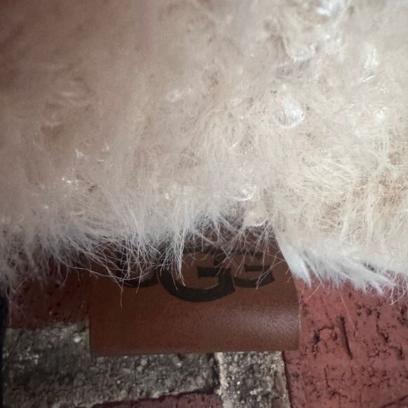 Ugg Stilson White Knitted Accent Pillow - in snow 20x20 NWT - Picture 5 of 8